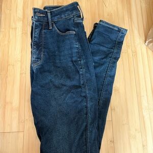 Old Navy dark wash Skinny Jeans